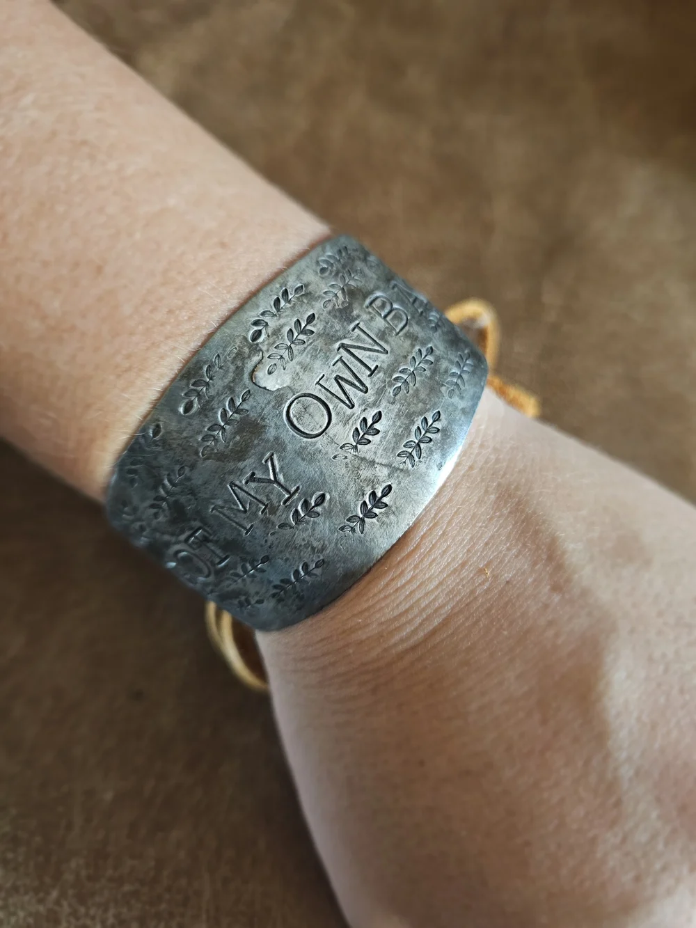 N/A handcrafted engraved
